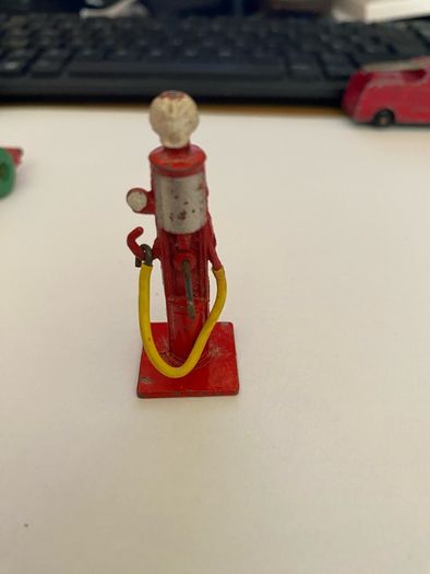 Dinky Toys Shell petrol pump