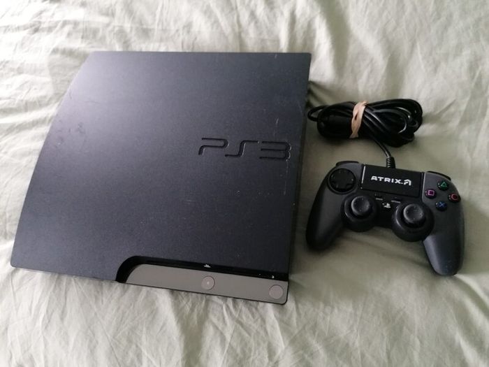 playstation  3 fully working in very good condition after upgrade to 1000gb hard drive