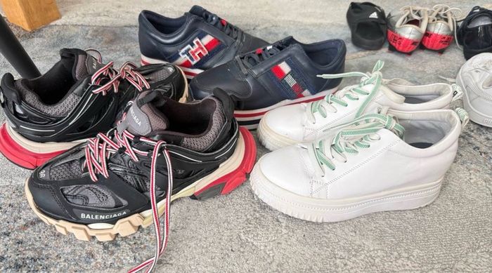 sneakers