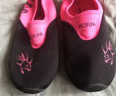 water shoes size 3