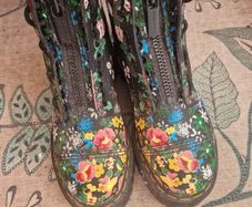 Dr Martens Size 4