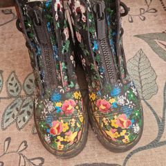 Dr Martens Size 4