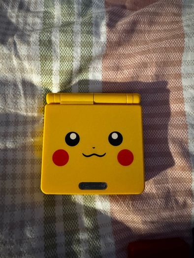 Pokemon Gameboy advance + 6 Pokemon Games