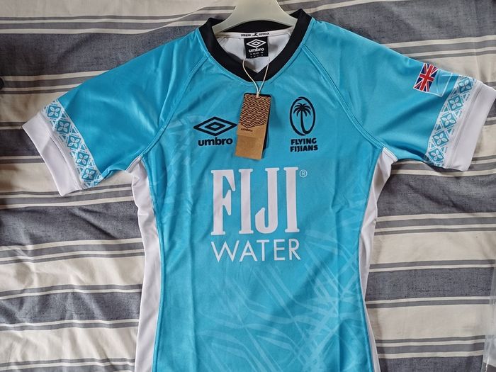 Umbro Fiji 2025/26 Away Rugby Jersey - Medium - New With Tags