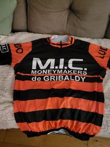 Retro cycling jersey