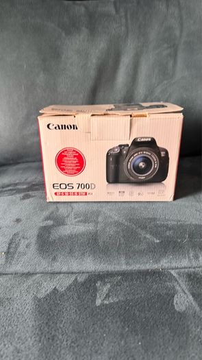 Canon EOS 700d
