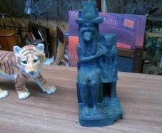 egyptian statue