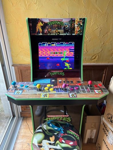 Arcade1Up Teenage Mutant Ninja Turtles 4 Player Arcade + Riser & Stool