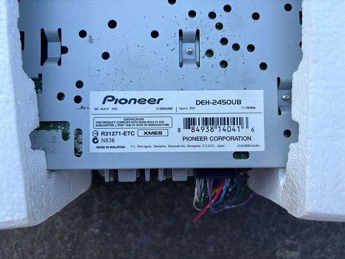 Pioneer DEH-2450UB Car Stereo CD USB AUX Boxed