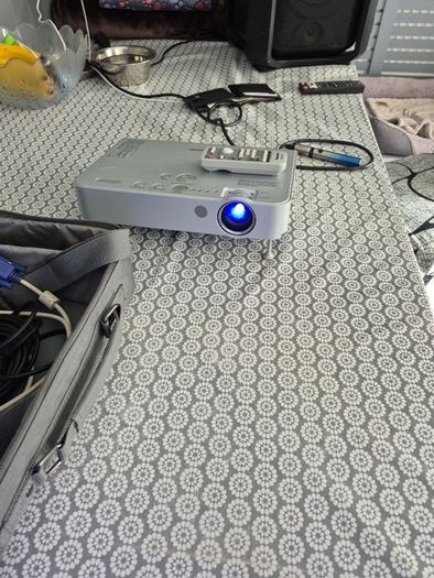 LG rk7 XBoom 550 watt Speaker and projector