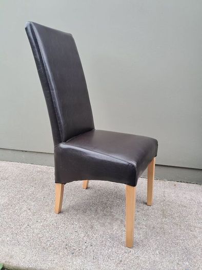 4 Kitchen Chairs