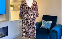 Ladies Pink Floral Mini Dress or Long Top from Yours. Size UK 22-24 / EU 50-52