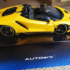 AutoArt Lamborghini Centenario Roadster