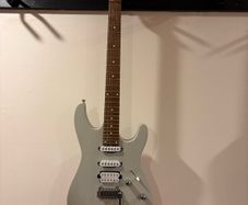 Electric guitar