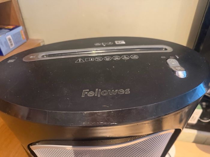 Fellowes shredder