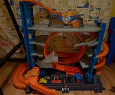 Hot wheels ultimate garage
