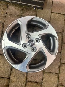 Toyota Yaris Mk3 2014-2020 15" Alloy Wheel Oem Genuine 426110dc60