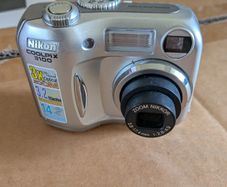 Nikon Coolpix 3100 Digital Camera