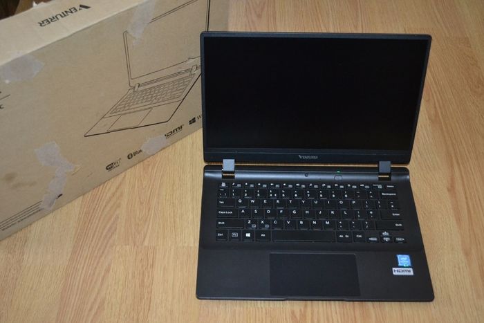 Venturer Ultra Slim Laptop SSD, DDR4, Full HD + Microsoft Office