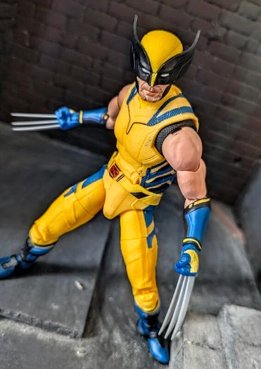 Marvel Legends Marvel Legends Deadpool & Wolverine - Wolverine Action Figure