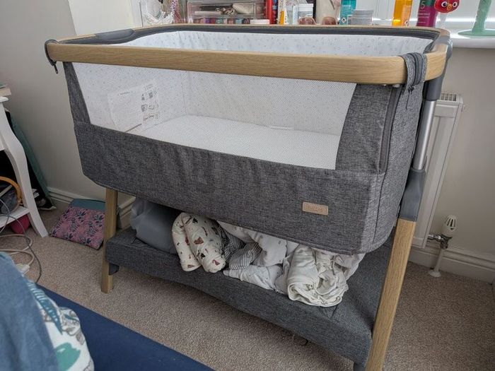 Tutti Bambino Cozee Co-sleeper cot