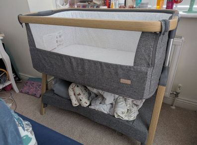 Tutti Bambino Cozee Co-sleeper cot
