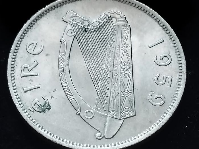 #719 - Ireland - 1959 - Half Crown - AU - KM.16a
