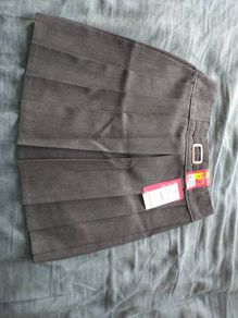 M & S grey uniform pleated skirt, 8-9 yrs
