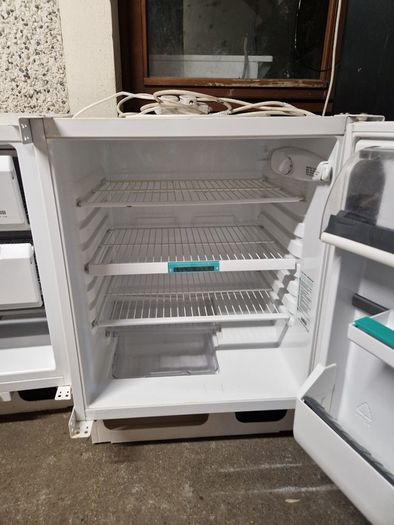 Fridge and freezer
