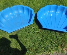 Paddling pool and sandpit
