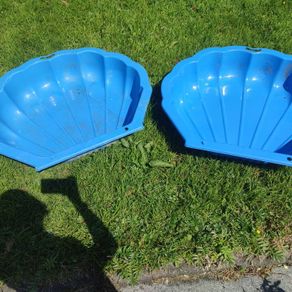 Paddling pool and sandpit