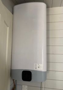 Hot water tank