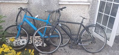 2 bicycles, need a bit of fixing up.