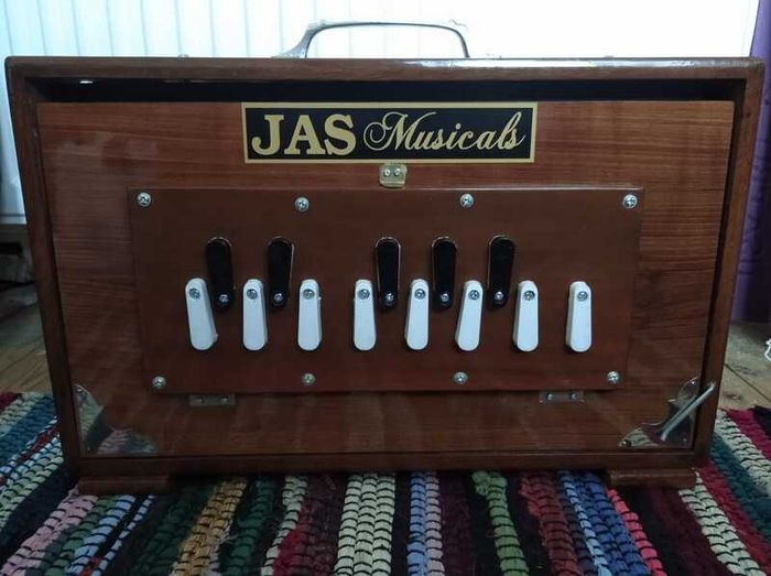 Jas Shruti Box