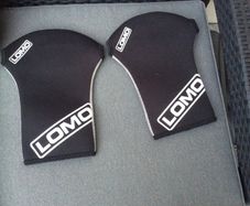Lomo Neoprene Pogies Our Polar kayak pogies feature a velcro closure for around the paddle shaft.