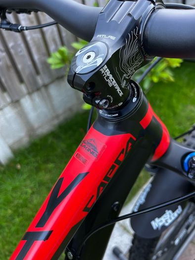 YT Capra mountain bike - Medium