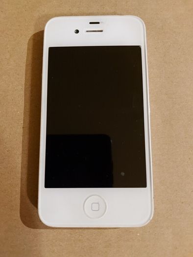 Bundle Of Apple Devices For Parts - Iphones - Ipad - Ipod - Macbook