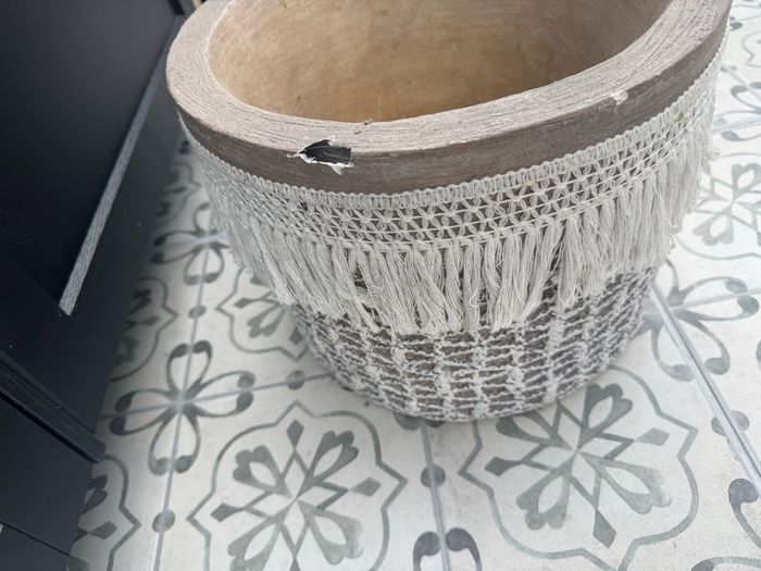 plant pot and wicker basket