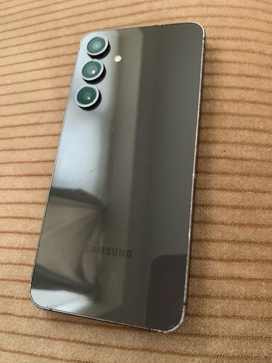Samsung Galaxy S23 FE - 128GB/256GB - Phantom Black/Cream (For Parts / Repair Only)