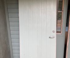 Door, superior front