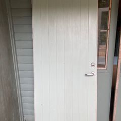 Door, superior front