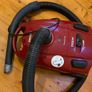 Small handy hoover with retractable flex cord Image 2