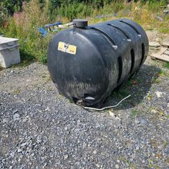 Grant vortex 90/120 boiler house and 1000 litre oi