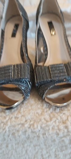 Ladies shoes