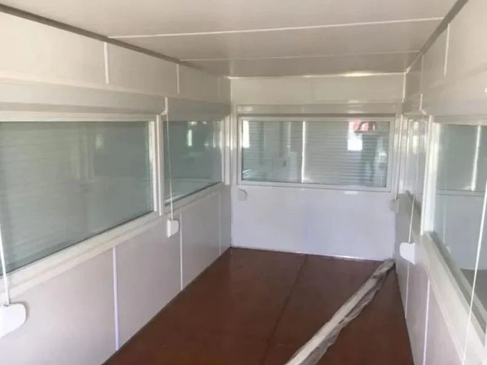 20-foot observation container