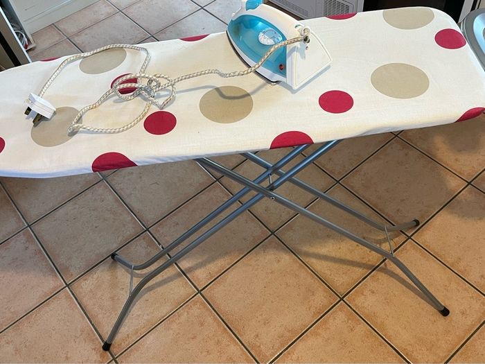 Ironing board + Iron