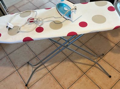 Ironing board + Iron