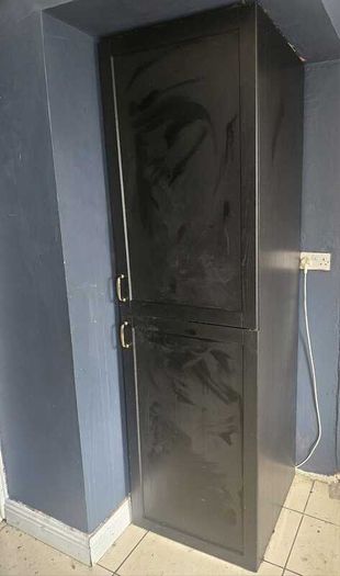 Kitchen fridge freezer unit