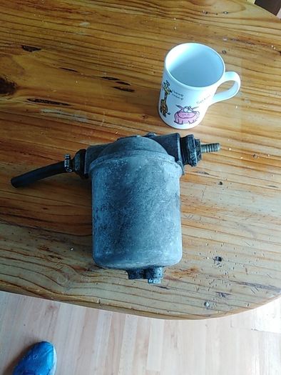 Diesel or heating  oil filter reusable  very handy to drain