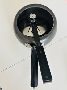 Pressure cooker